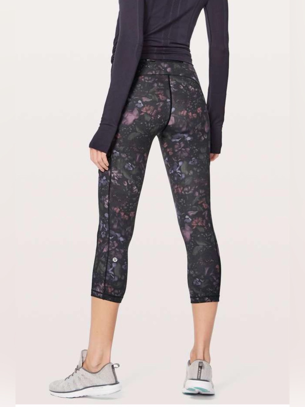 Lululemon Speed Up Crop (21")
Frozen Flourish Multi✨